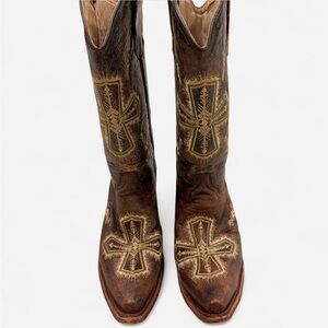 Circle G Tan Leather Boots with embroidered cross design.